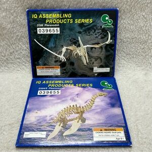 IQ Assembling models Plesiosaurus & Pteranodon vintage taiwan dinosaur